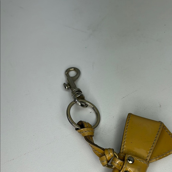 Chloé Yellow Bow Keychain - Picture 4 of 4
